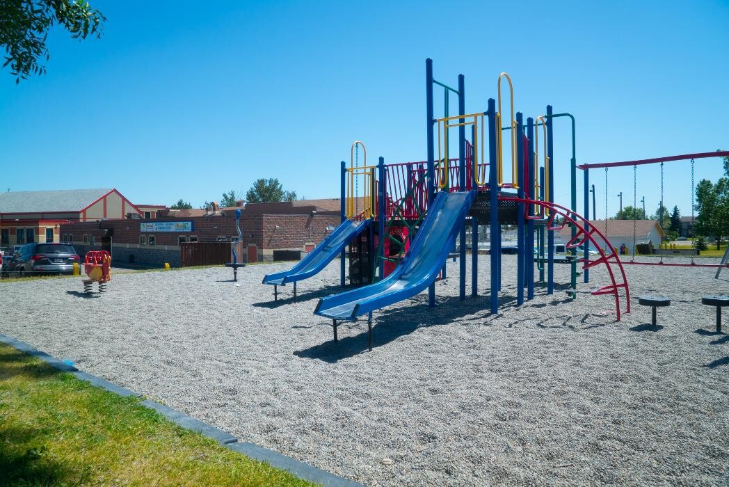 Images Falconridge/Castleridge Community Association