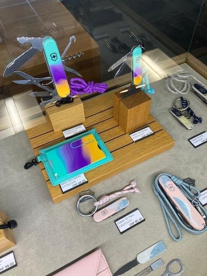 Bilder Wenger Factory Store