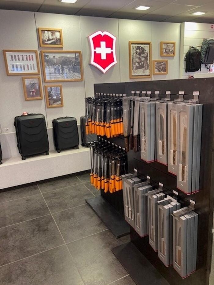 Bilder Wenger Factory Store