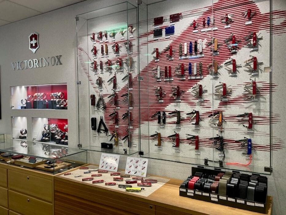 Bilder Wenger Factory Store