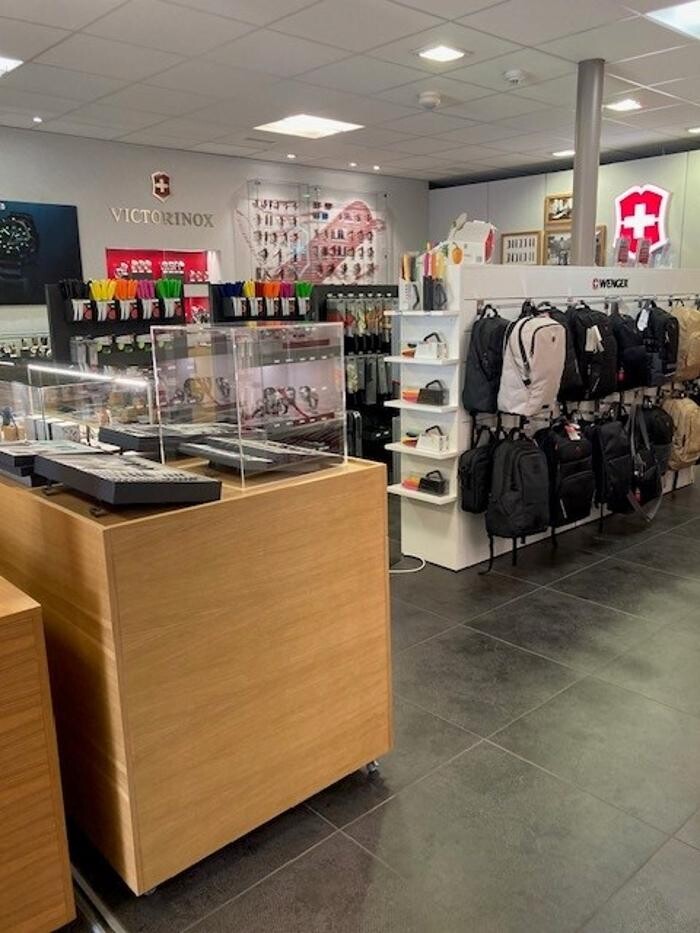 Bilder Wenger Factory Store
