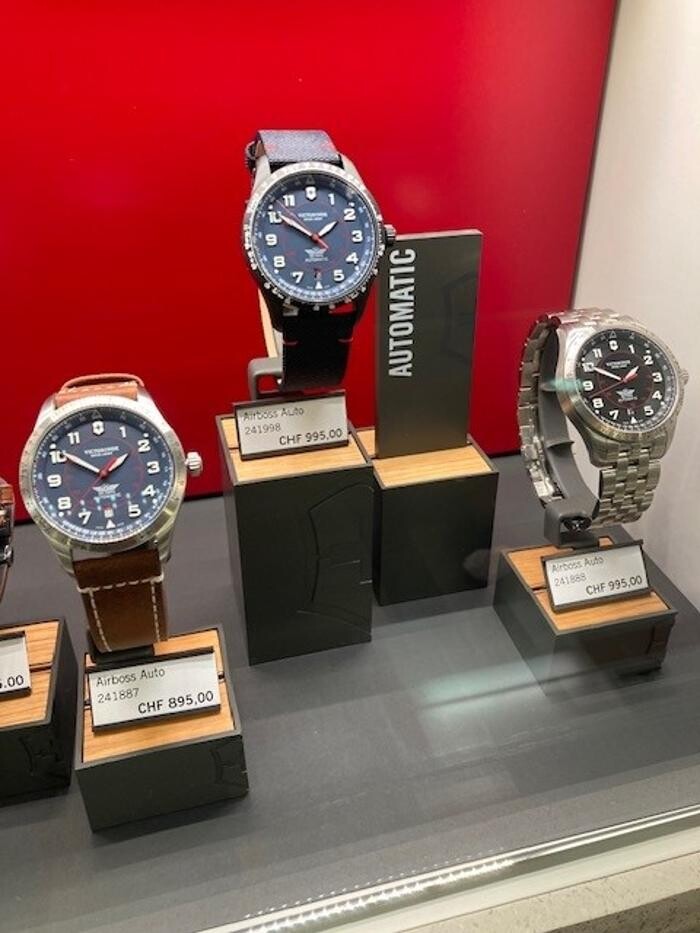 Bilder Wenger Factory Store