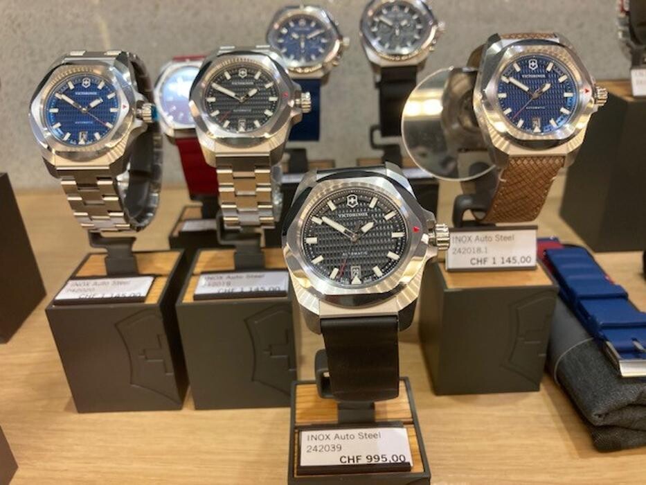 Bilder Wenger Factory Store