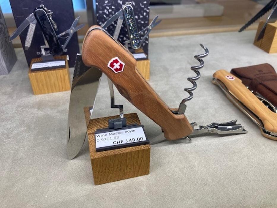 Bilder Wenger Factory Store