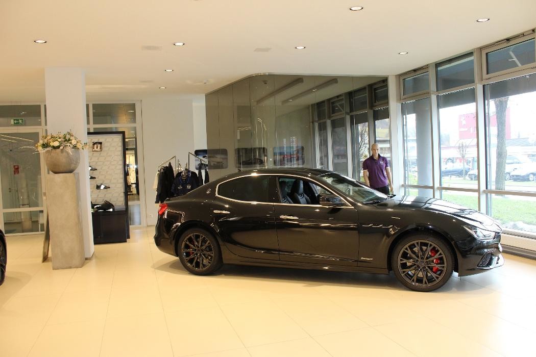Bilder Auto-Zentrum West AG