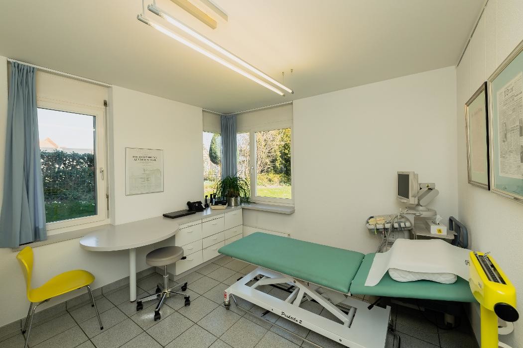 Bilder Dr. med. univ. Lemis Kravecz