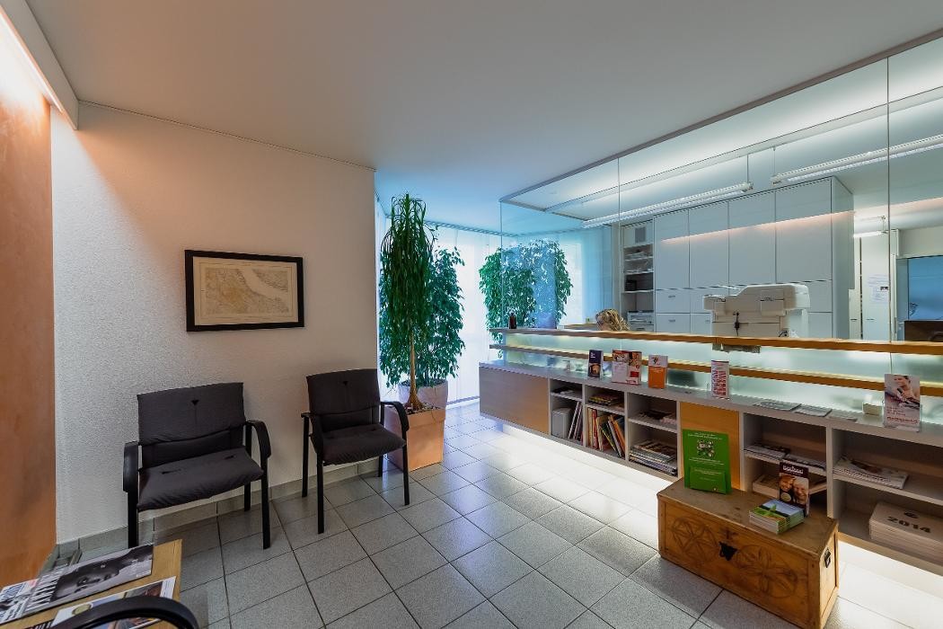 Bilder Dr. med. univ. Lemis Kravecz