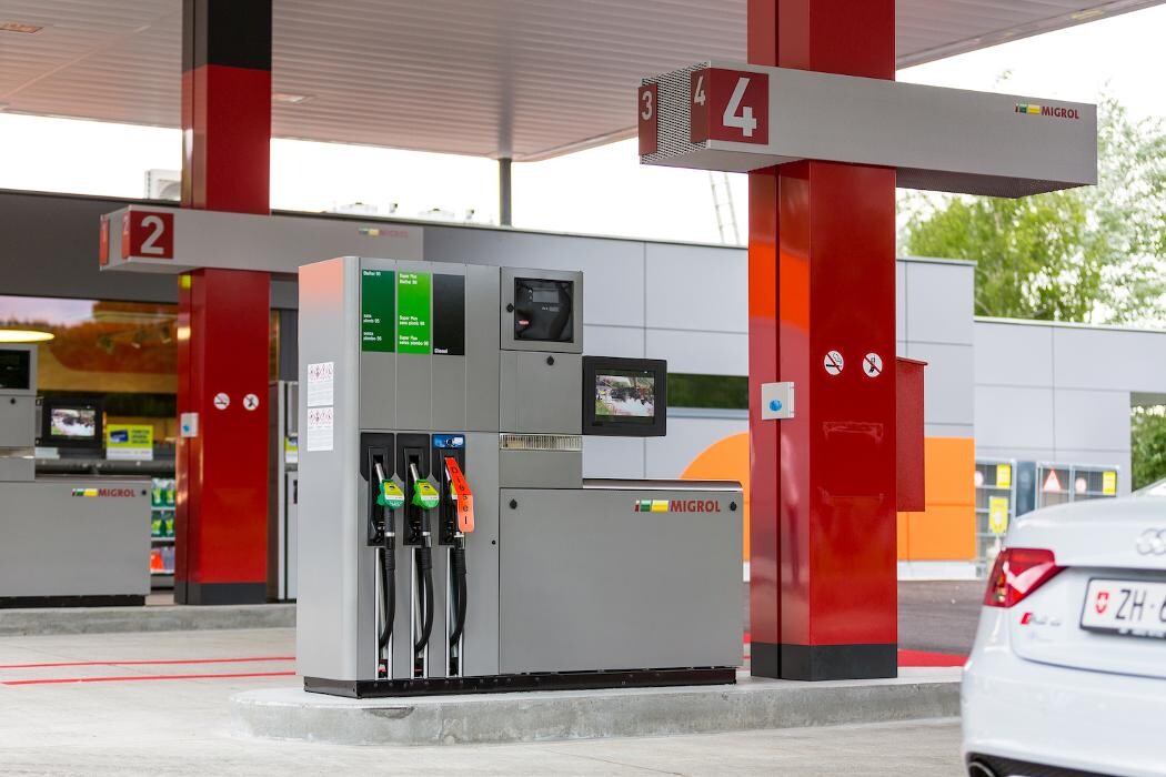 Bilder Migrol Service mit Shell-Treibstoff
