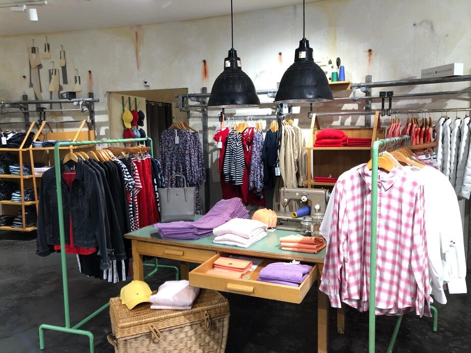 Bilder BAYARD CO LTD WOMEN Sihlcity