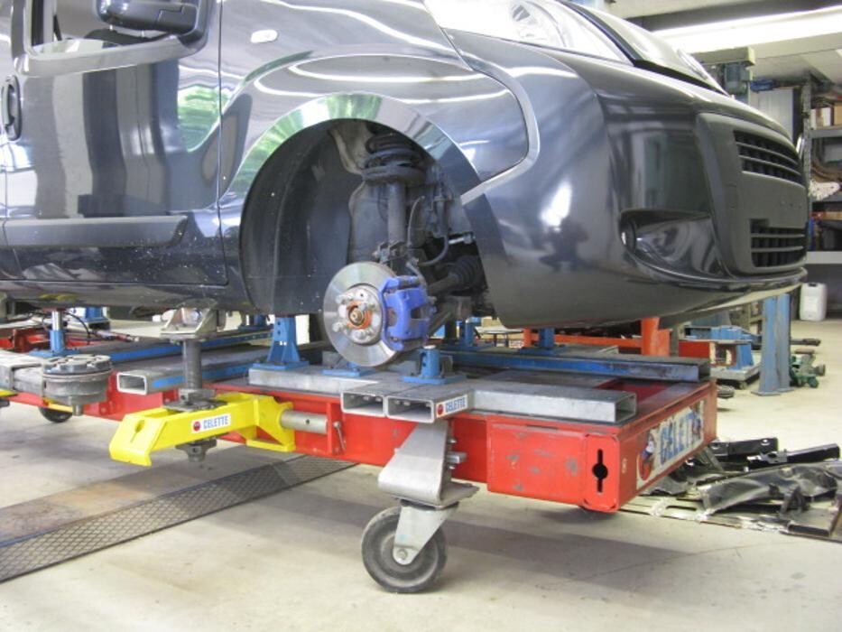 Bilder CARROSSERIE Zollikerberg AG