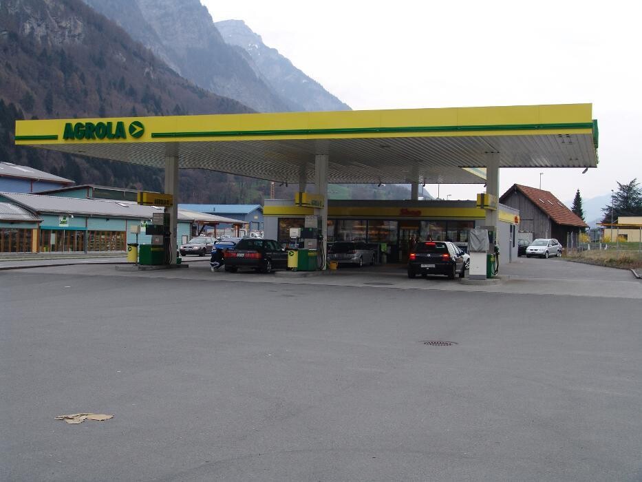 Bilder AGROLA Tankstelle & LAVEBA Shop Flums