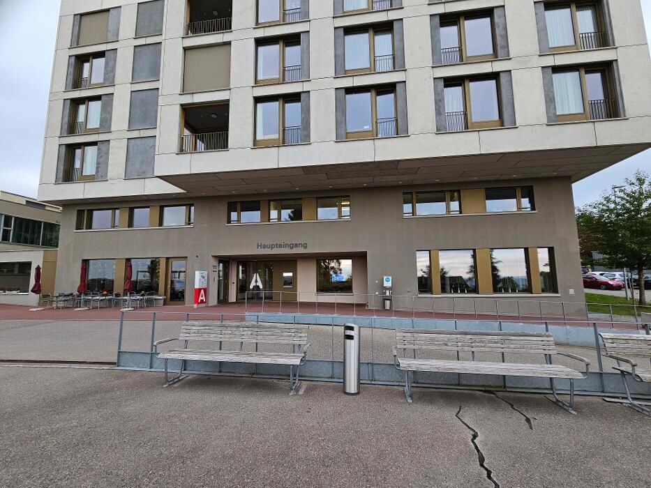 Bilder Neuroth Hörcenter AG - Hörgeräte und Gehörschutz