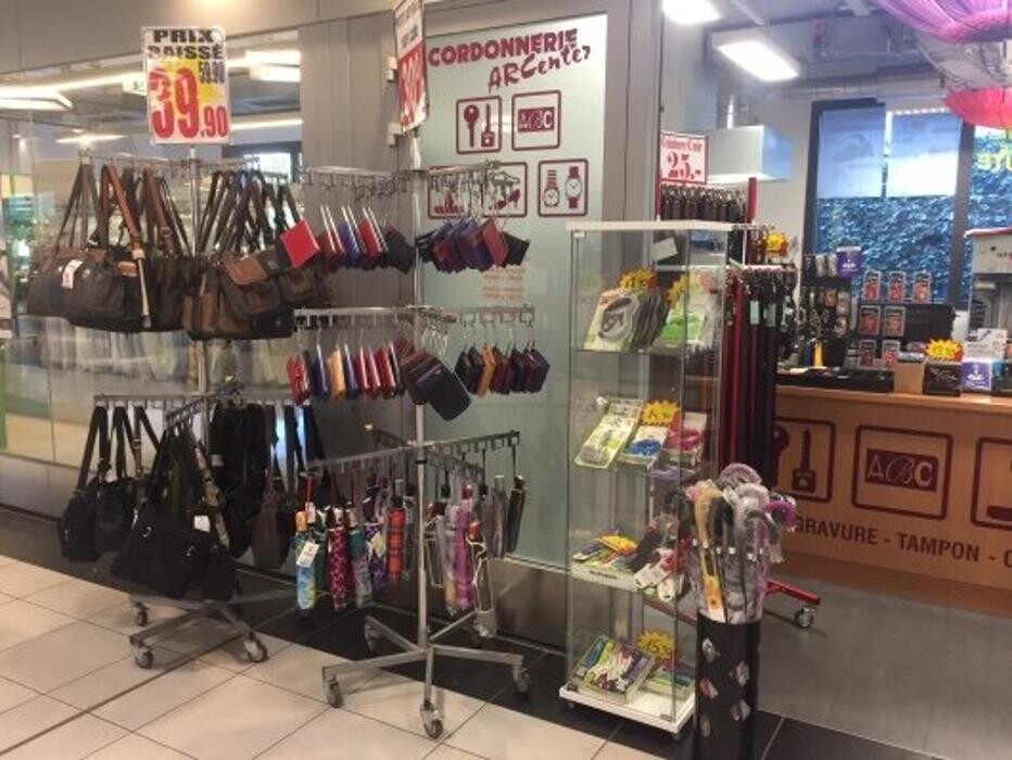 Bilder Sabo Service - Cordonnerie Genève