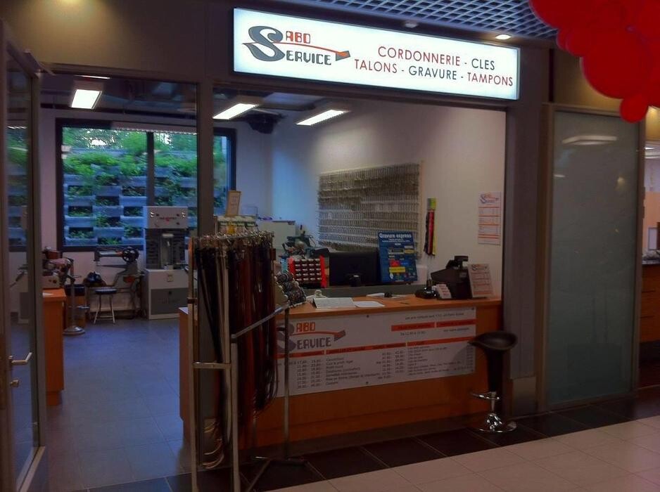 Bilder Sabo Service - Cordonnerie Genève