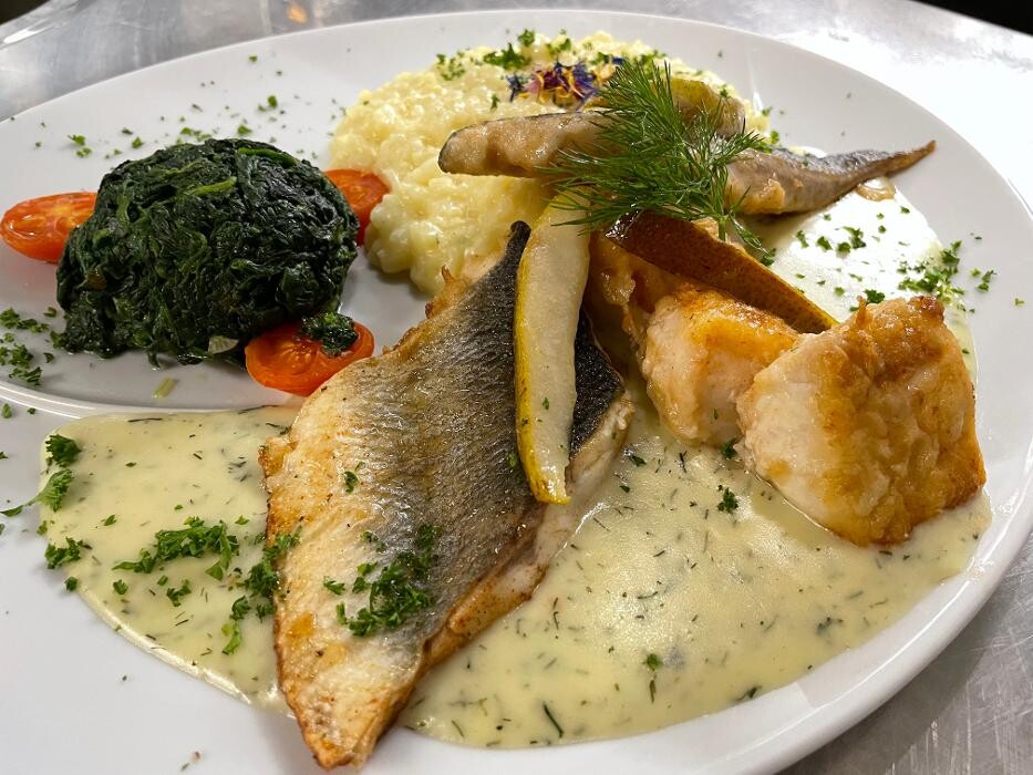 Bilder Restaurant Café Gleis 3 - Swiss Cuisine