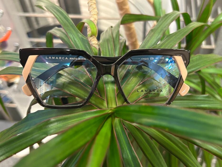 Bilder Ebneter Optik, Brillen & Kontaktlinsen