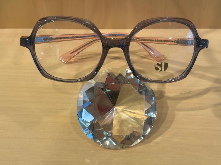 Bilder Ebneter Optik, Brillen & Kontaktlinsen