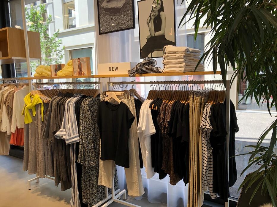Bilder BAYARD CO LTD WOMEN