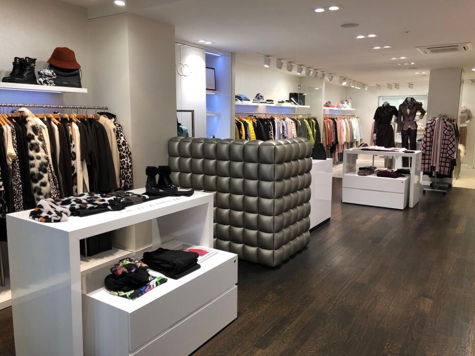 Bilder Marc Cain Shop