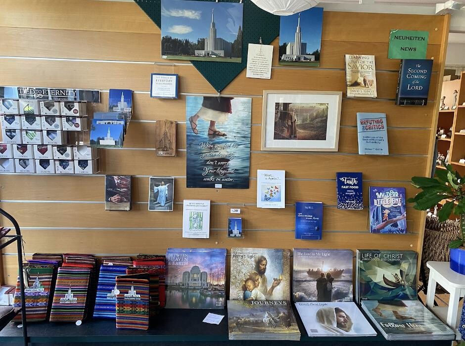 Bilder Home Shop beim Tempel