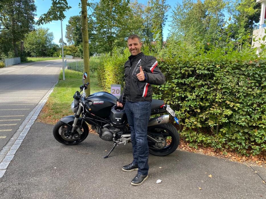 Bilder BLINK Fahrschule Zürich | Auto Fahrstunden, Motorrad Grundkurse, VKU