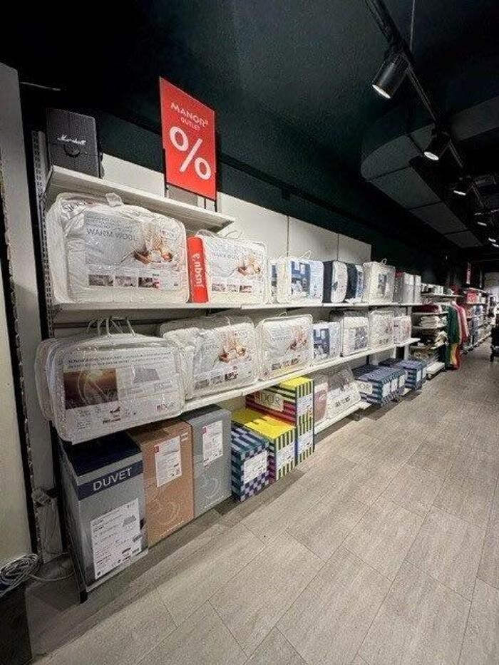 Bilder MANOR Outlet Genève