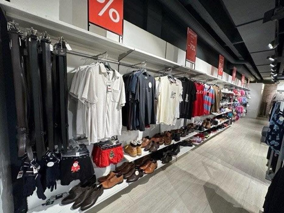 Bilder MANOR Outlet Genève
