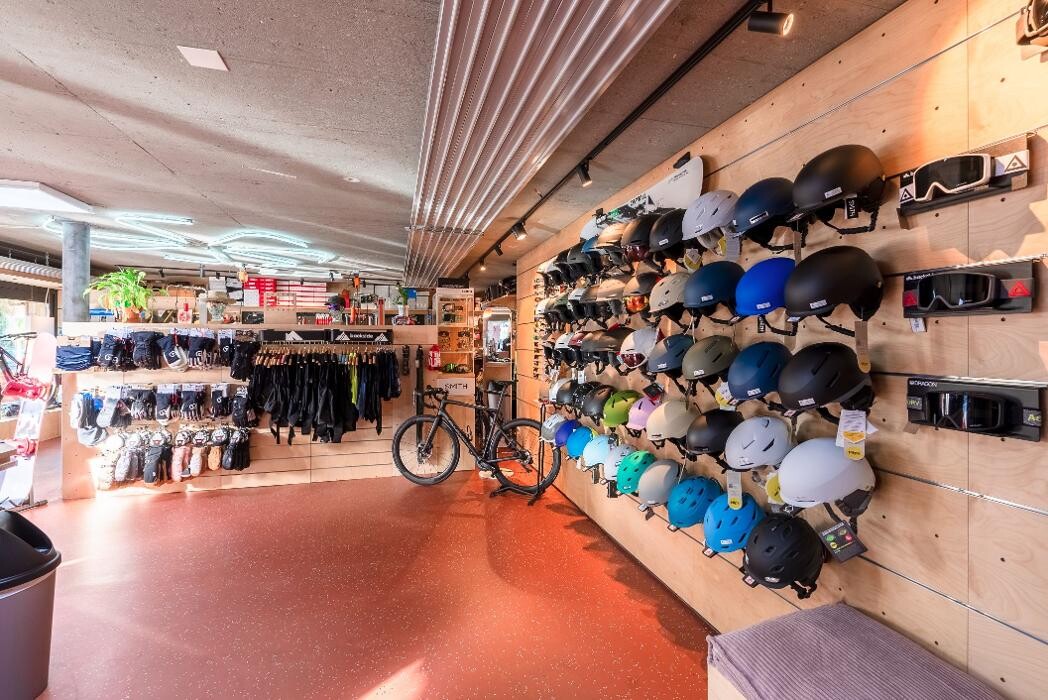 Bilder Backside Verbier | Ski & Snowboard Shop