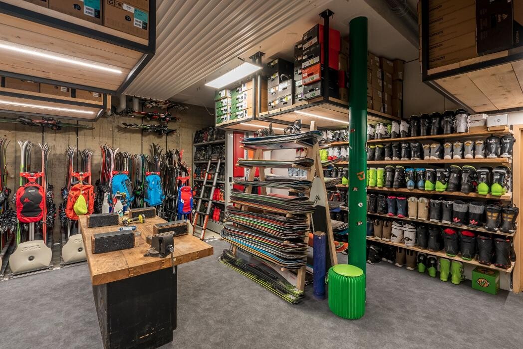 Bilder Backside Verbier | Ski & Snowboard Shop
