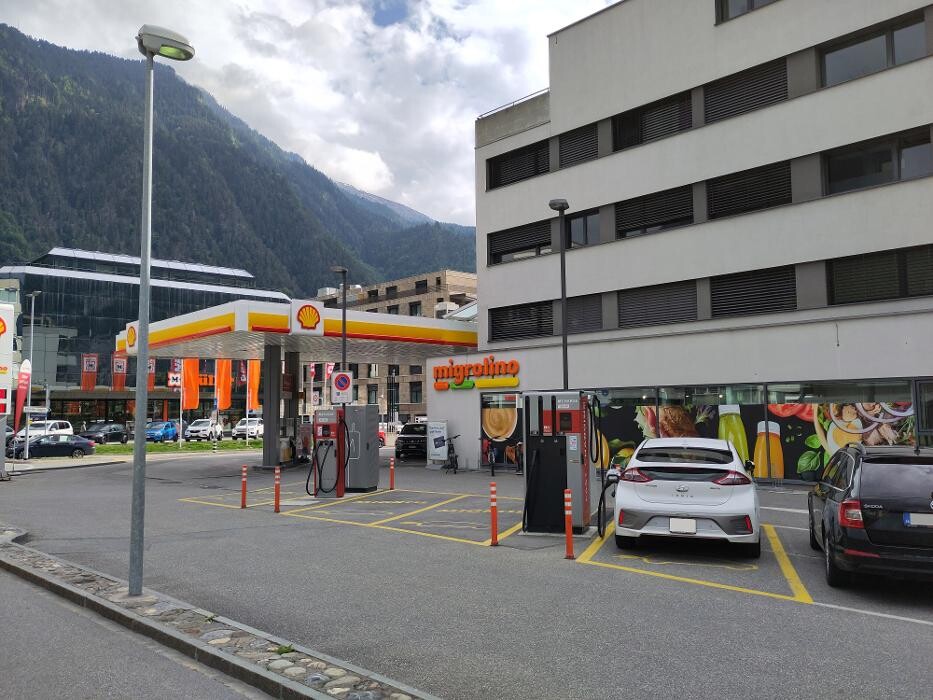 Bilder Migrol Charging Station