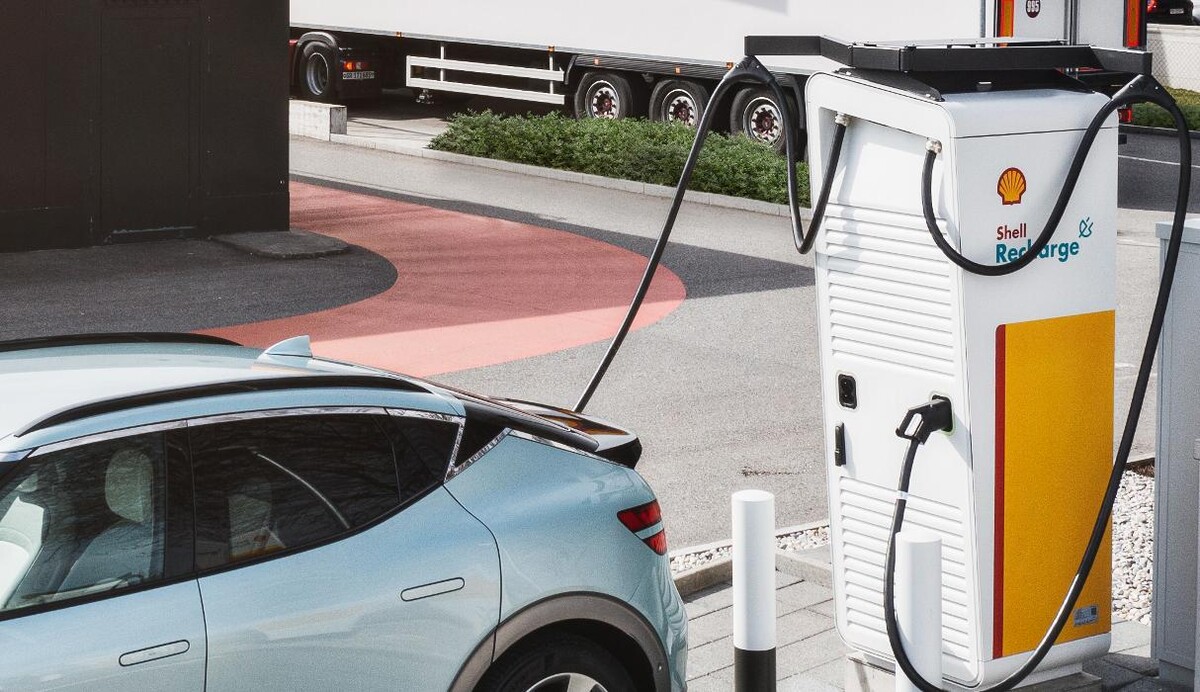 Bilder Shell Recharge Charging Station
