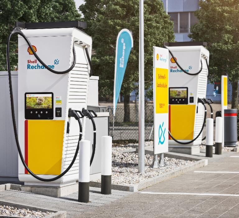 Bilder Shell Recharge Charging Station