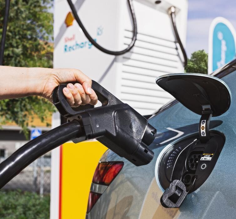 Bilder Shell Recharge Charging Station