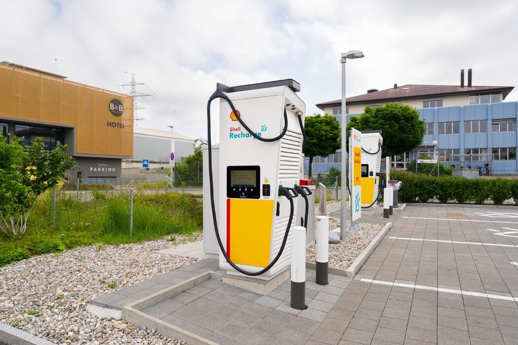 Bilder Shell Recharge Charging Station