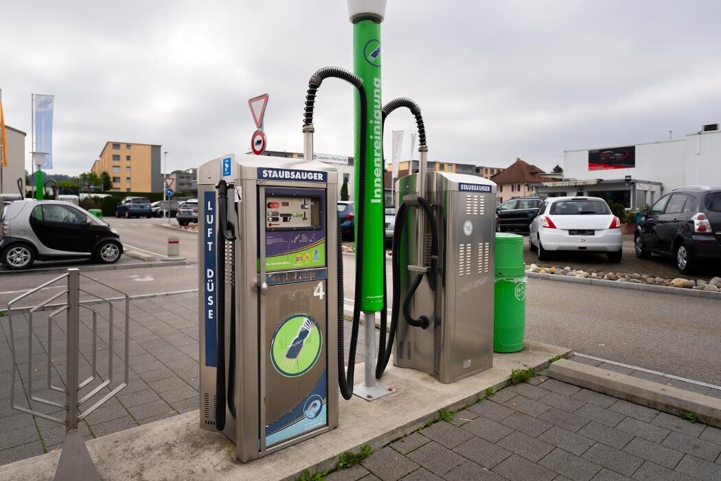 Bilder Shell Recharge Charging Station