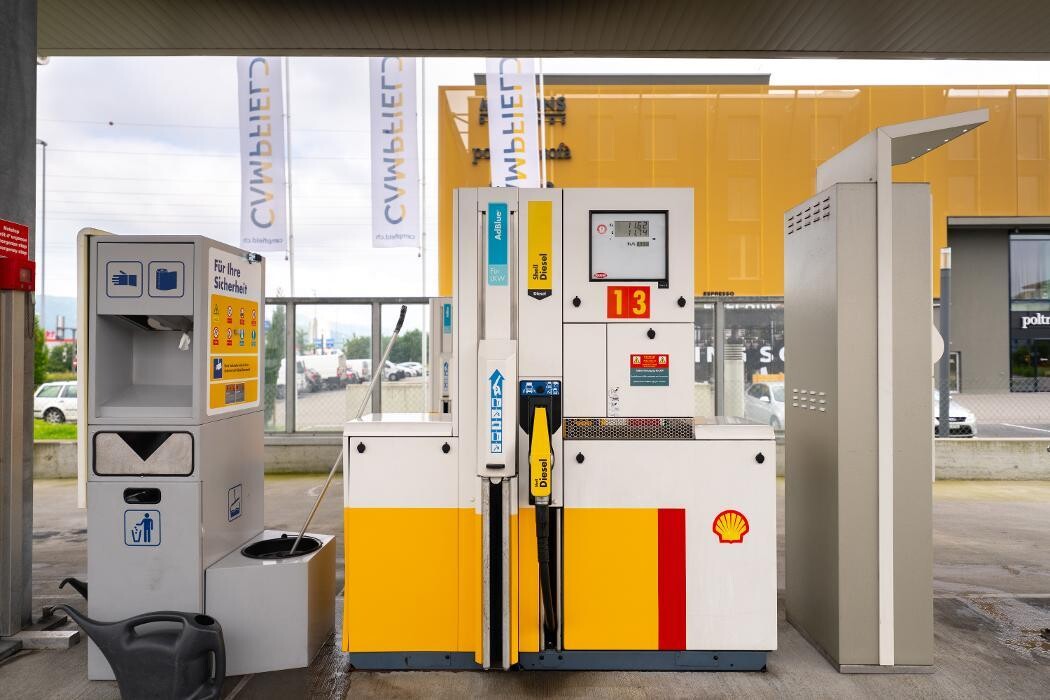 Bilder Shell Recharge Charging Station