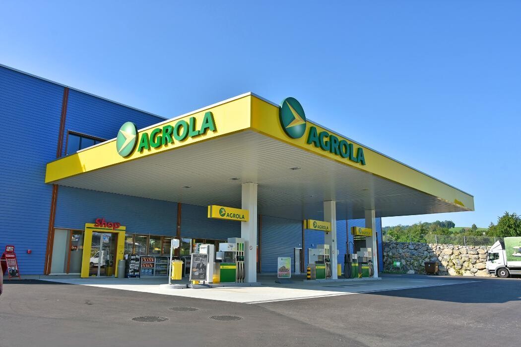 Bilder AGROLA Tankstelle & LAVEBA Shop Bazenheid, LAVEBA LANDI AG