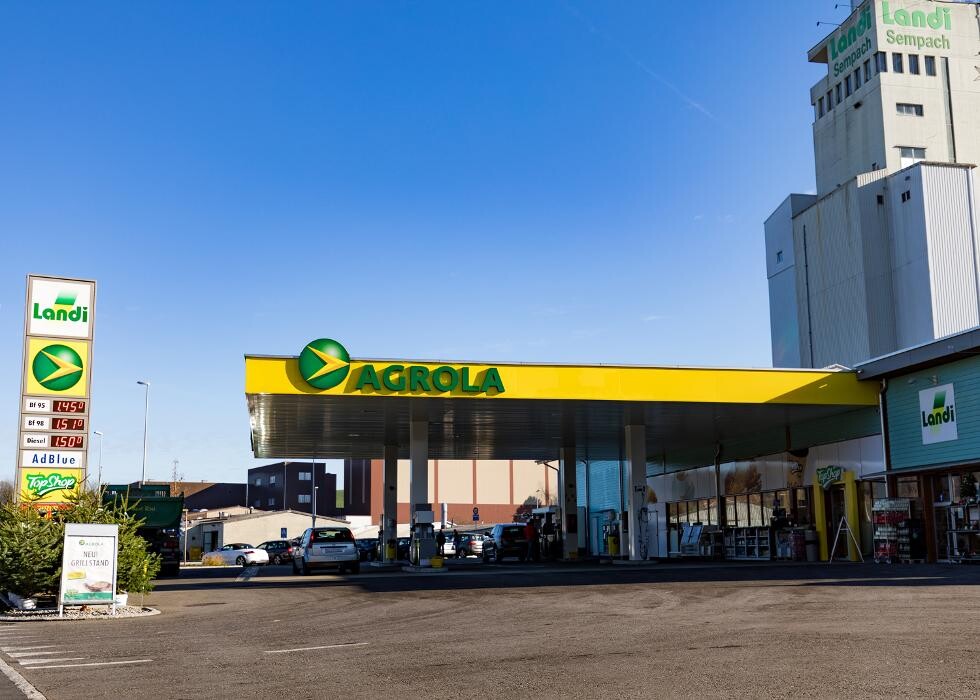 Bilder AGROLA TopShop & CarWash