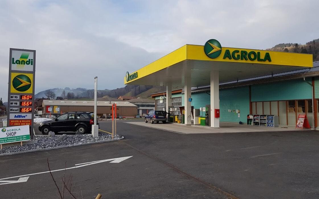 Bilder AGROLA Tankstelle & LAVEBA Shop Nesslau