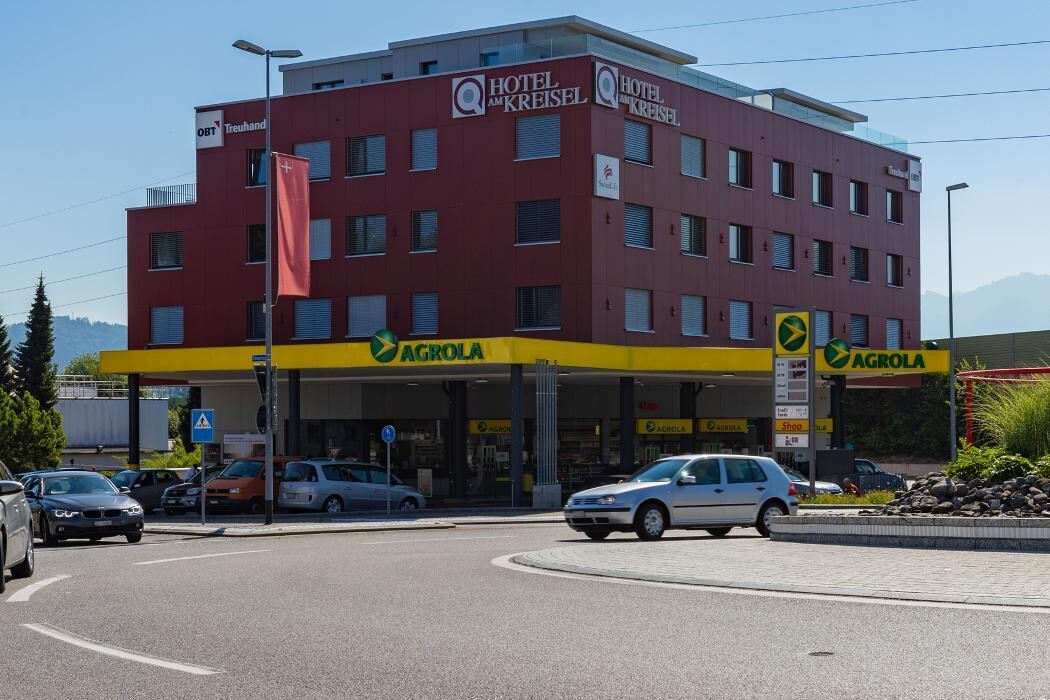 Bilder AGROLA Tankstelle & LAVEBA Shop Lachen
