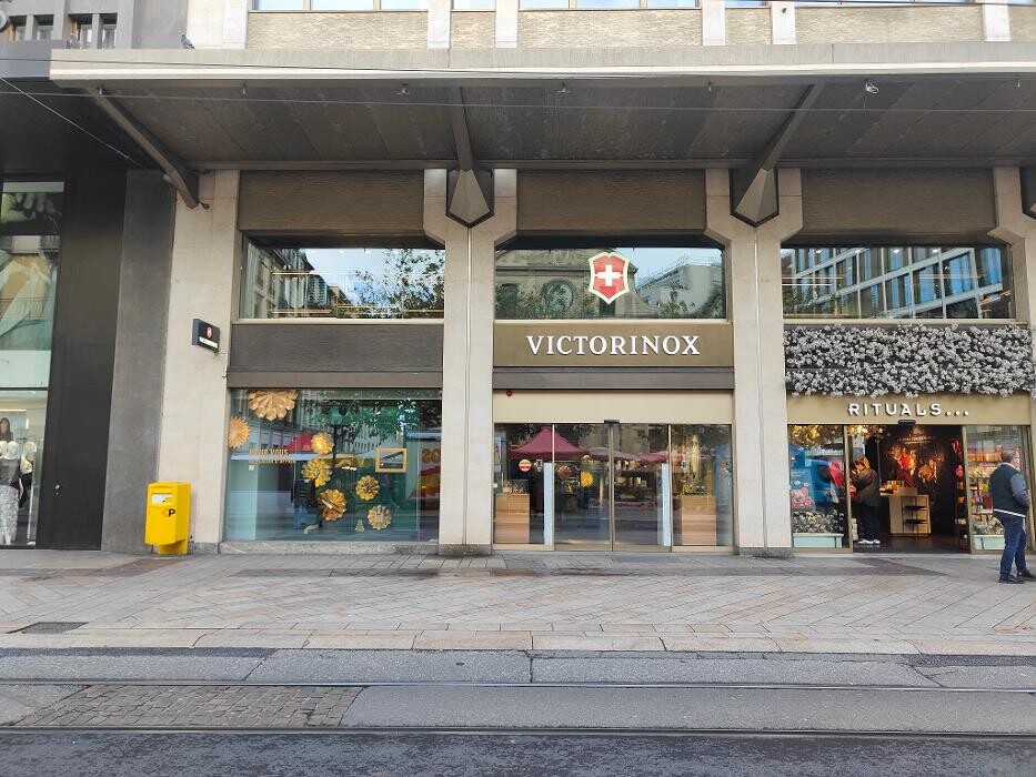 Bilder Victorinox Flagship Store Geneve