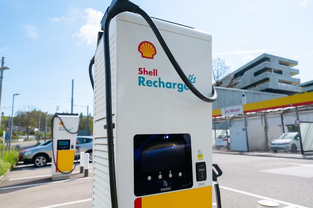 Bilder Shell Recharge Charging Station