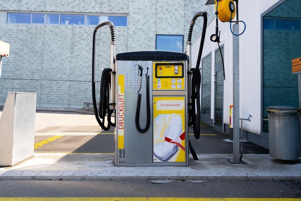 Bilder Shell Recharge Charging Station