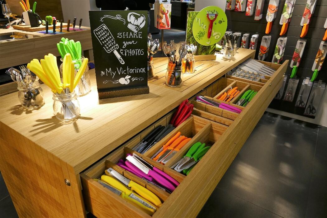 Bilder Victorinox Store Andermatt