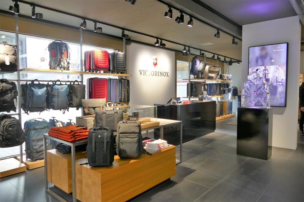 Bilder Victorinox Store Andermatt