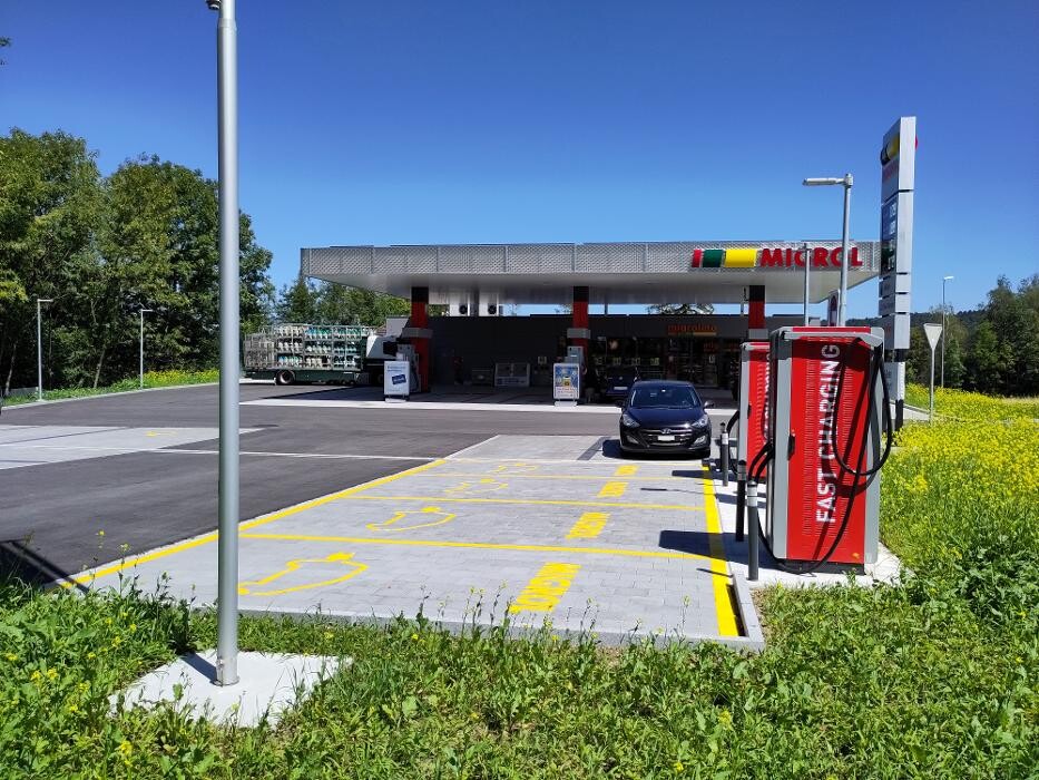 Bilder Migrol Charging Station