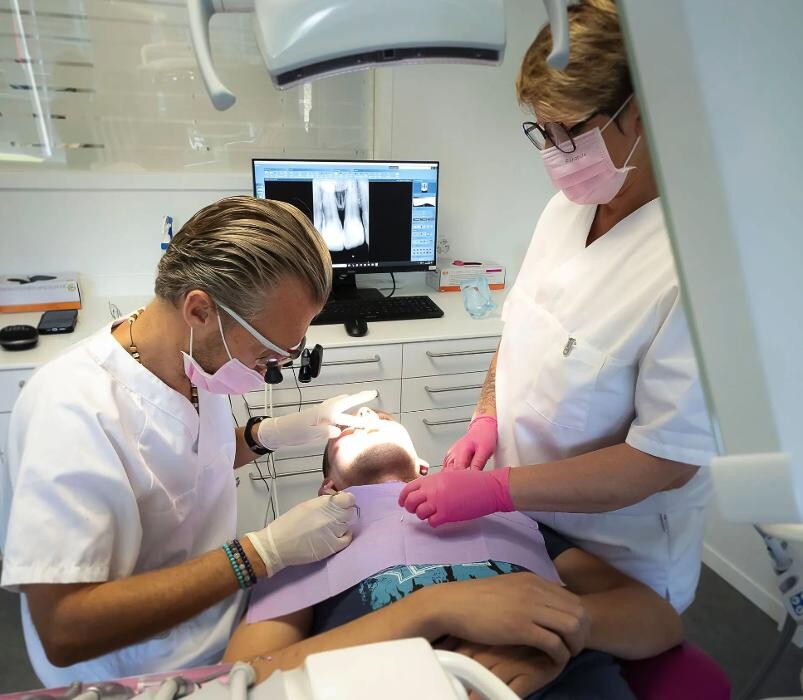 Bilder Clinique Dentaire Cortot