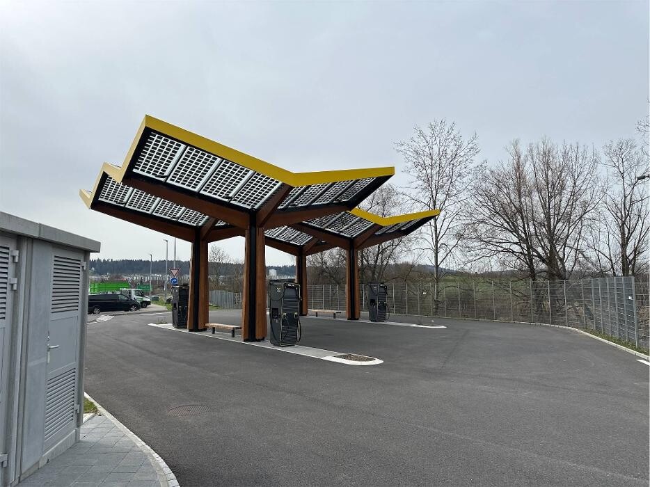 Bilder Fastned Charging Station