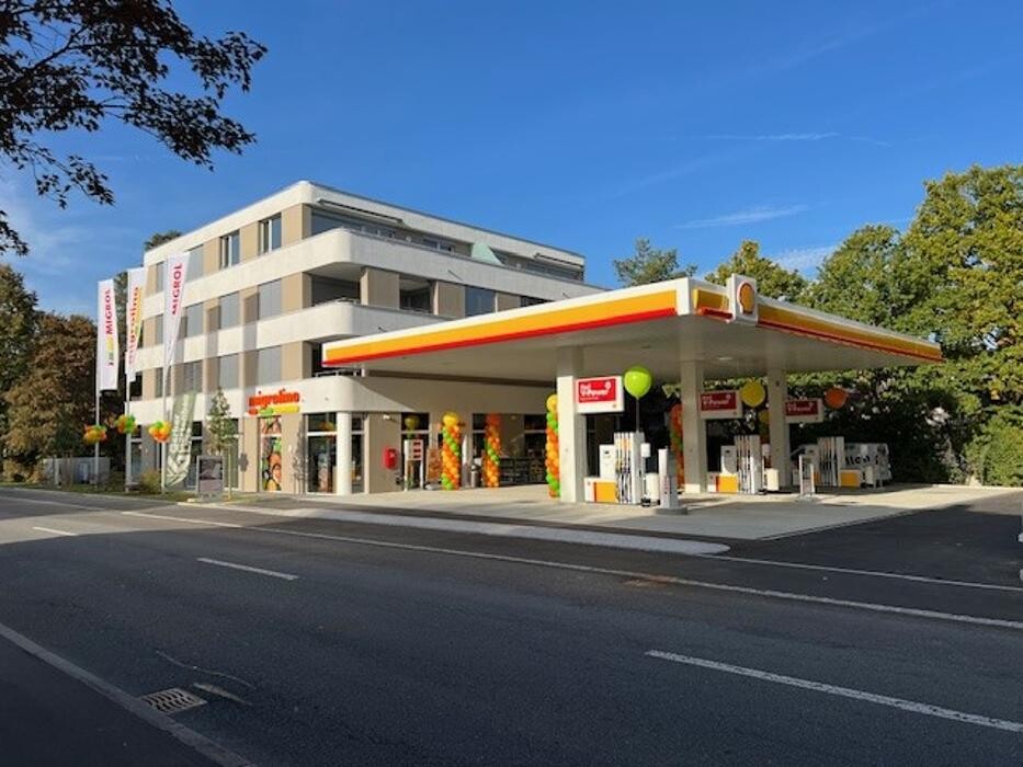 Bilder Migrol Service mit Shell-Treibstoff
