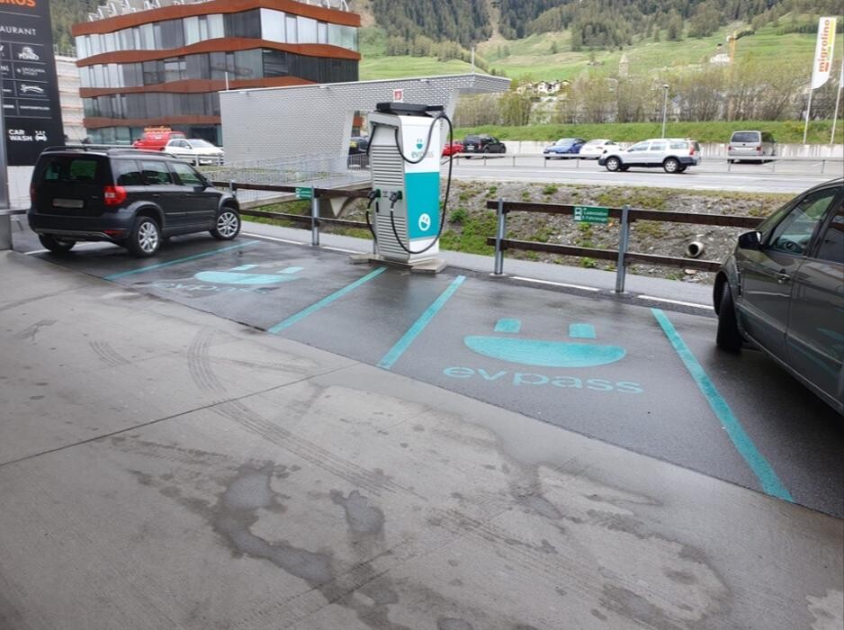 Bilder Shell Recharge Charging Station